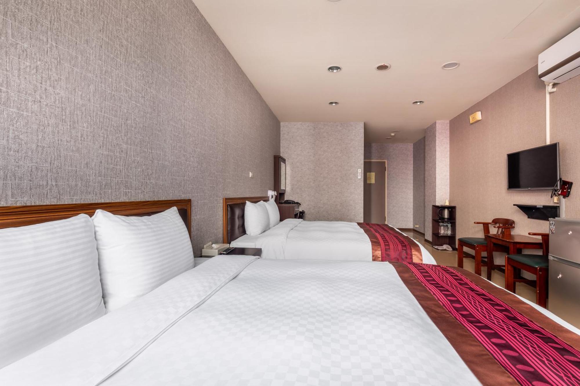Song He Homestay Юйчи Экстерьер фото