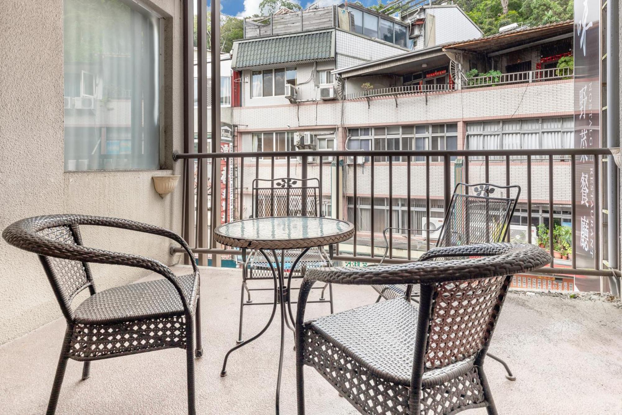 Song He Homestay Юйчи Экстерьер фото